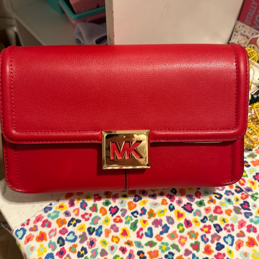 MK Red Bag NWT…….. Gold Chain…. And Crossbody!!!!